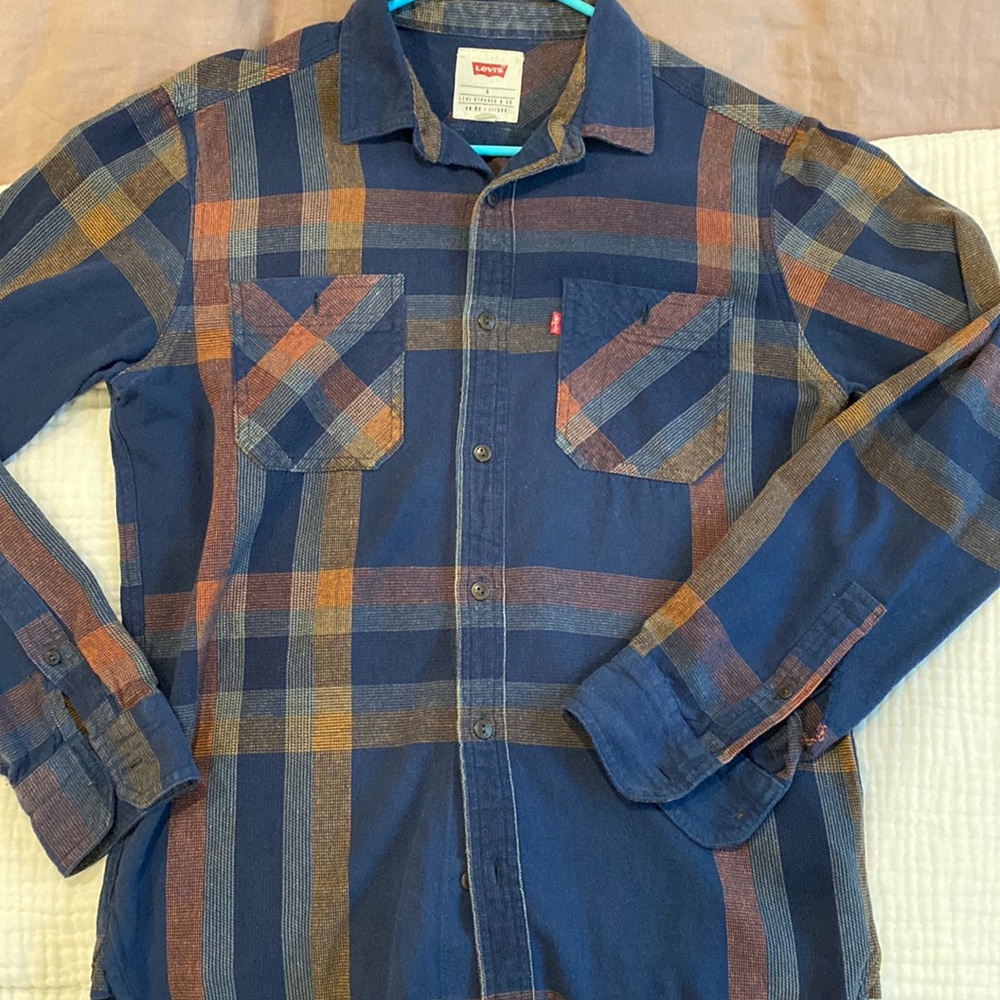 Men’s Levi’s button down
